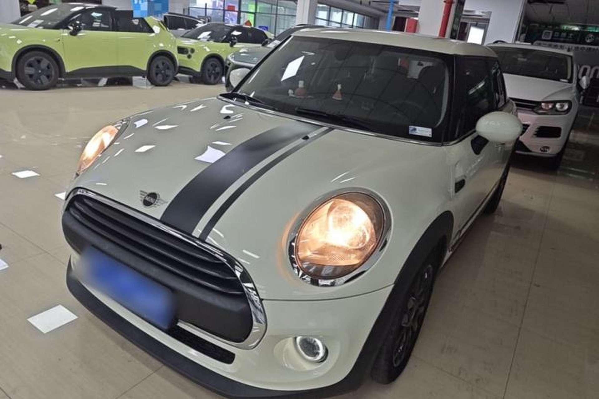 Used MINI 2019 1.5T ONE PLUS Five-Door Edition Front Left 45 Deg