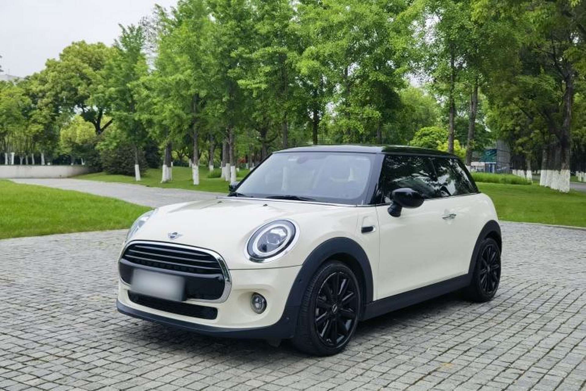 Used MINI 2019 1.5T COOPER Artist Front Left 45 Deg