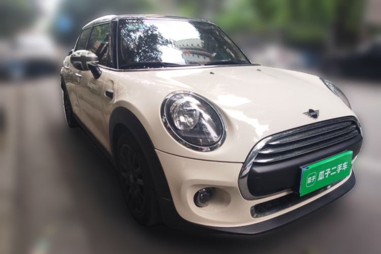 Used MINI 2019 1.5T ONE Five-Door Edition Front Right 45 Deg