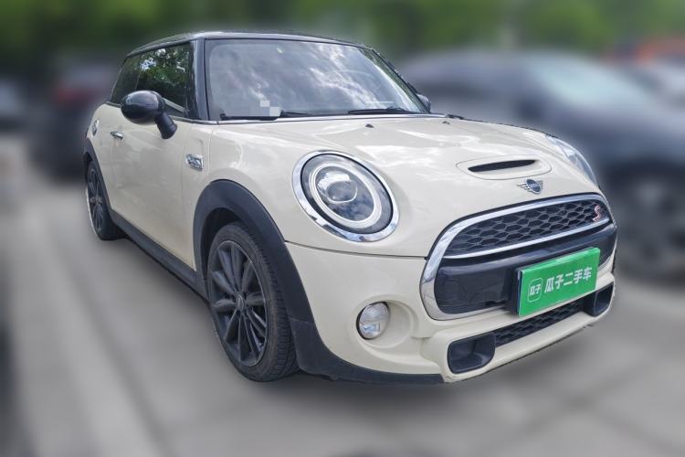 Used MINI 2019 2.0T COOPER S Classic Edition Front Right 45 Deg