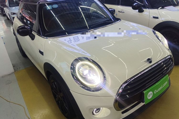Used MINI 2019 1.5T COOPER Artist Front Right 45 Deg