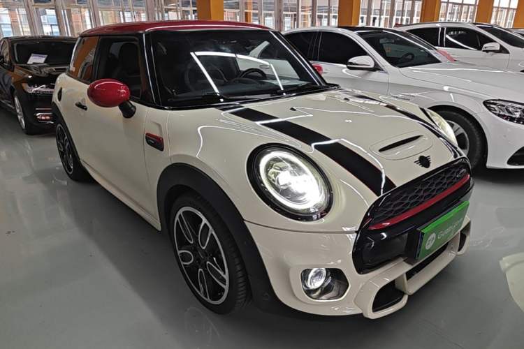 Used MINI 2019 2.0T COOPER S Racing Driver Front Right 45 Deg