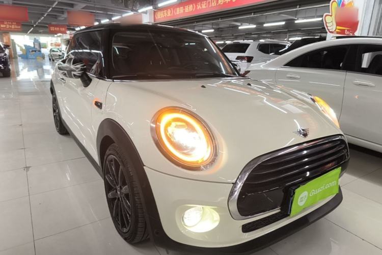 Used MINI 2019 1.5T COOPER Artist Front Right 45 Deg