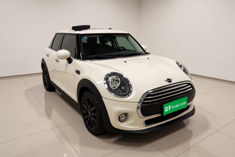 Used MINI 2019 1.5T ONE PLUS Five-Door Edition Front Right 45 Deg