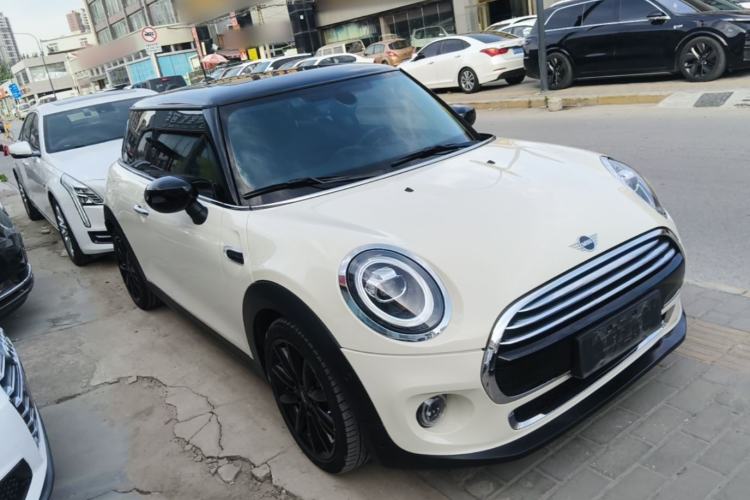 Used MINI 2019 1.5T COOPER Artist Front Right 45 Deg