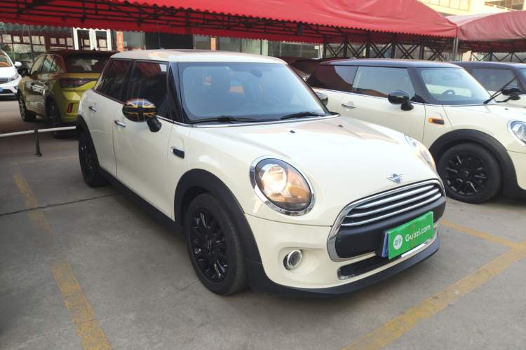 Used MINI 2019 1.5T ONE PLUS Five-Door Edition Front Right 45 Deg