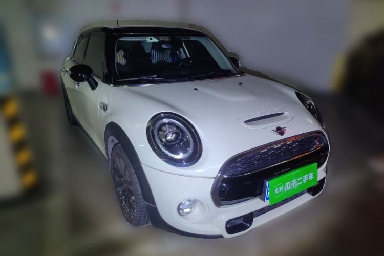 Used MINI 2019 2.0T COOPER S Classic Edition Five-Door Model Front Right 45 Deg