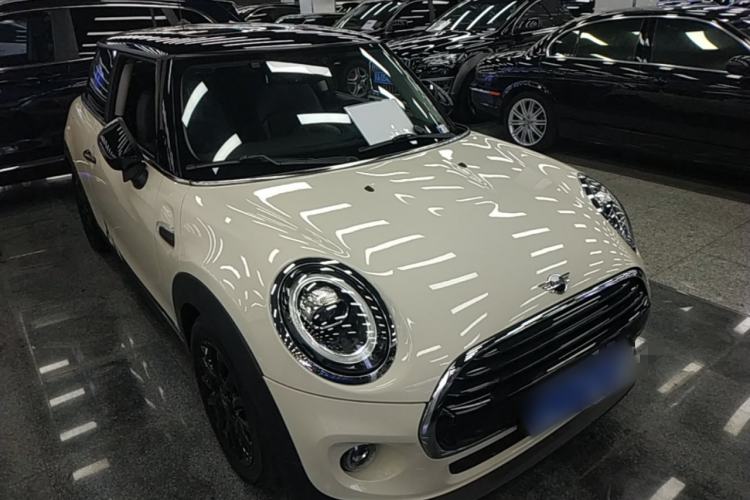 Used MINI 2019 1.5T COOPER Classic Edition Front Right 45 Deg