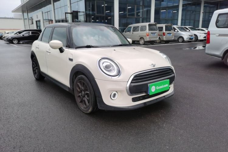 Used MINI 2019 1.5T ONE Five-Door Edition Front Right 45 Deg