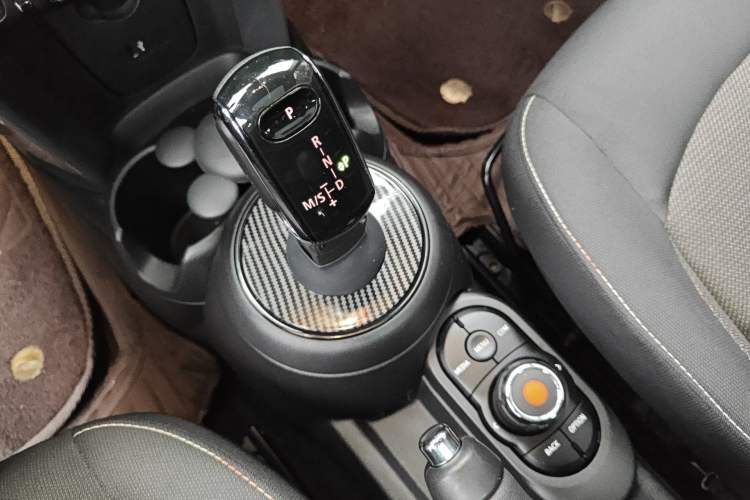 Used MINI 2019 1.5T ONE Gear Lever