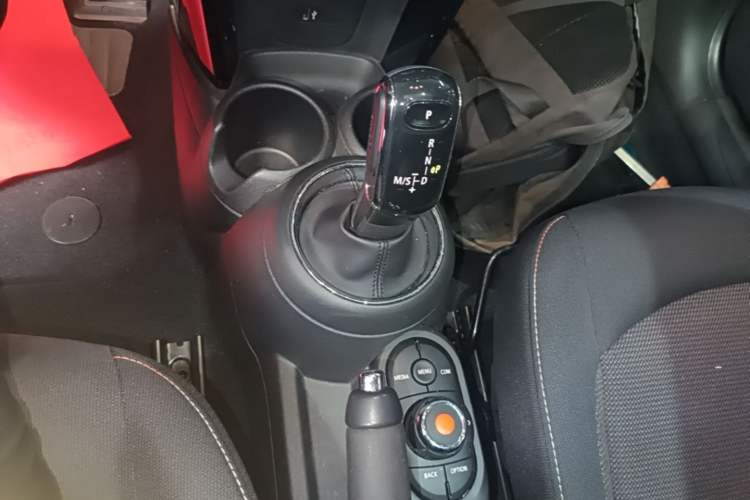 Used MINI 2019 1.5T ONE PLUS Gear Lever
