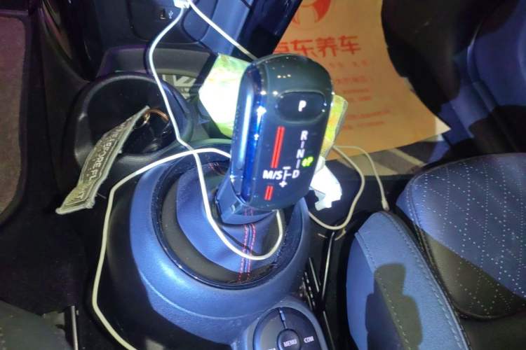 Used MINI 2019 2.0T COOPER S Classic Edition Five-Door Model Gear Lever