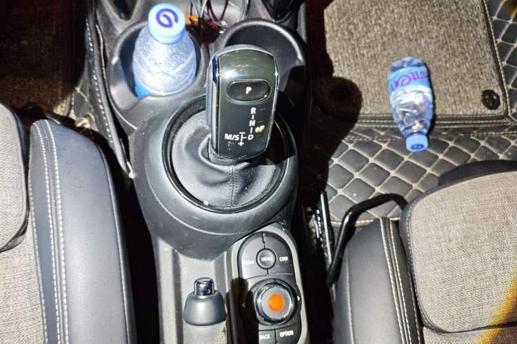 Used MINI 2019 1.5T COOPER Classic Edition Gear Lever