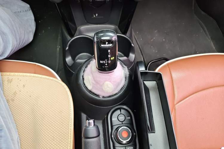 Used MINI 2019 1.5T ONE PLUS Gear Lever