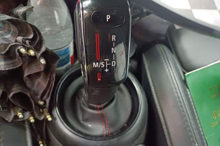 Used MINI 2019 2.0T COOPER S Artist Five-Door Edition Gear Lever