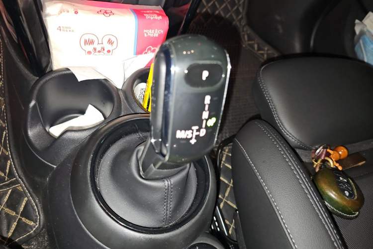 Used MINI 2019 1.5T COOPER Classic Edition Five-Door Version Gear Lever