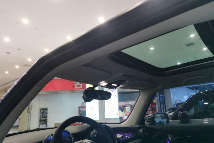 Used MINI 2019 1.5T COOPER Artist Headliner