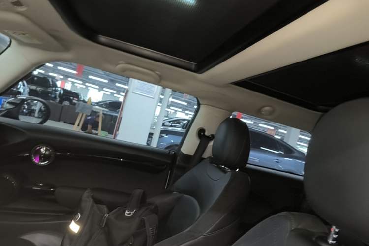 Used MINI 2019 1.5T COOPER Artist Headliner
