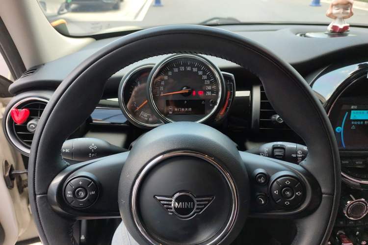 Used MINI 2019 1.5T ONE PLUS Five-Door Edition Instrument Cluster