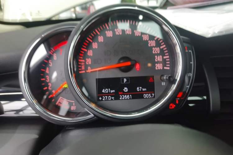 Used MINI 2019 1.5T COOPER Classic Edition Five-Door Version Instrument Cluster