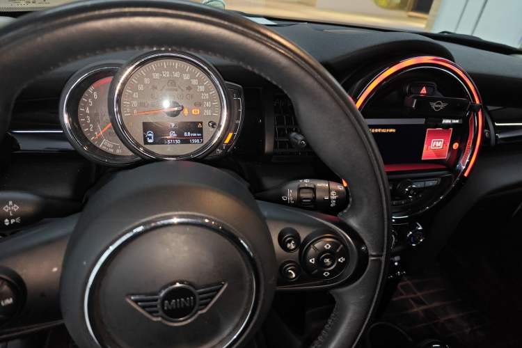 Used MINI 2019 1.5T COOPER Classic Edition Five-Door Version Instrument Cluster
