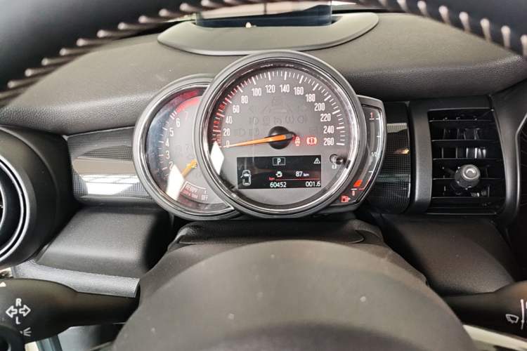Used MINI 2019 2.0T COOPER S Artist Five-Door Edition Instrument Cluster