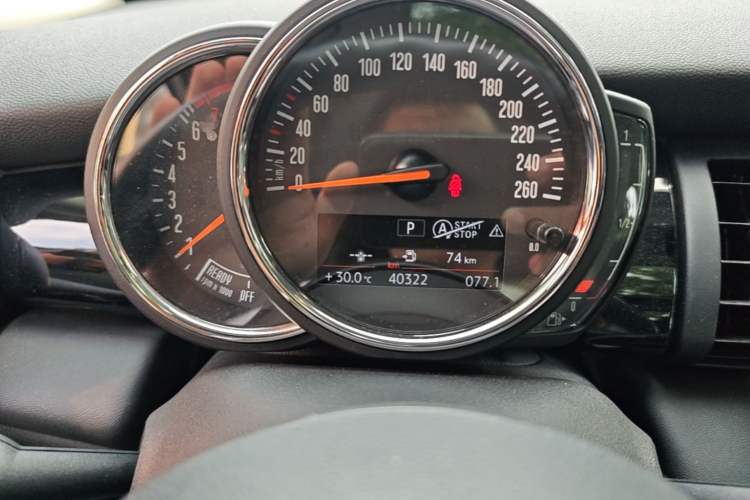 Used MINI 2019 1.5T COOPER Classic Edition Five-Door Version Instrument Cluster
