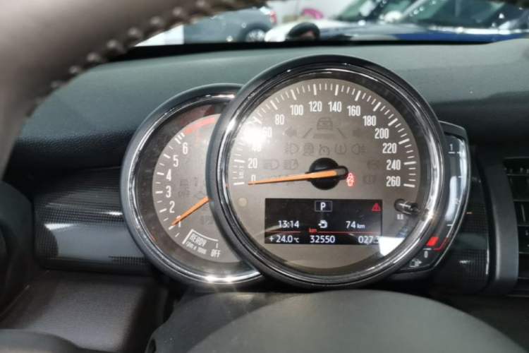 Used MINI 2019 1.5T COOPER Classic Edition Five-Door Version Instrument Cluster