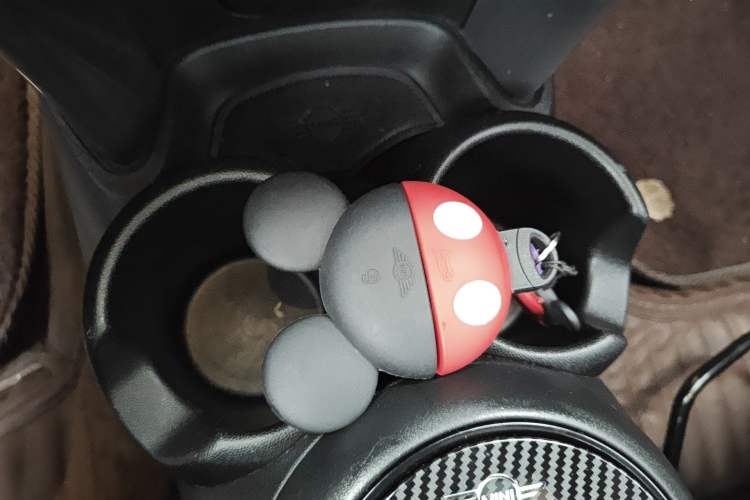 Used MINI 2019 1.5T ONE Interior 1