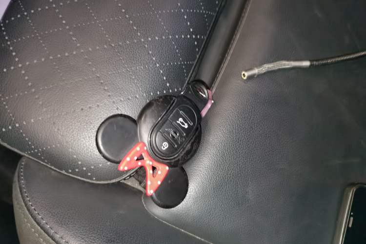 Used MINI 2019 1.5T COOPER Artist Interior 1