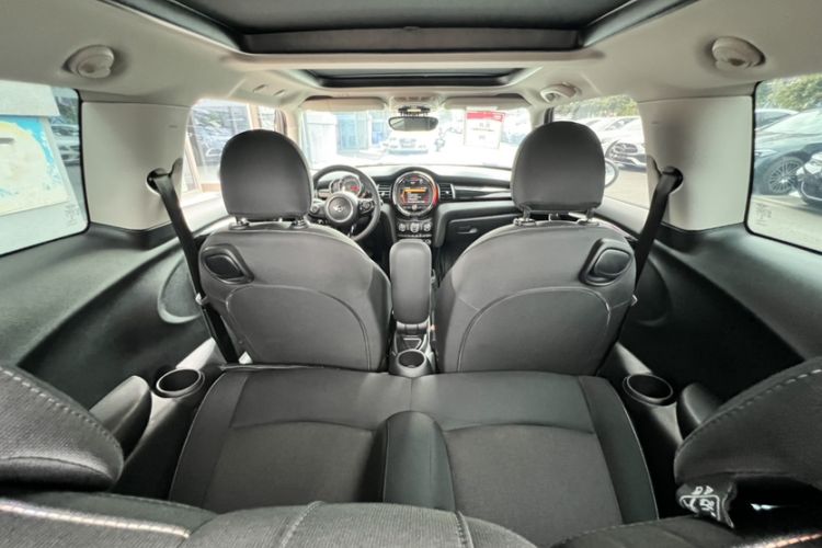 Used MINI 2019 1.5T ONE PLUS Interior 10