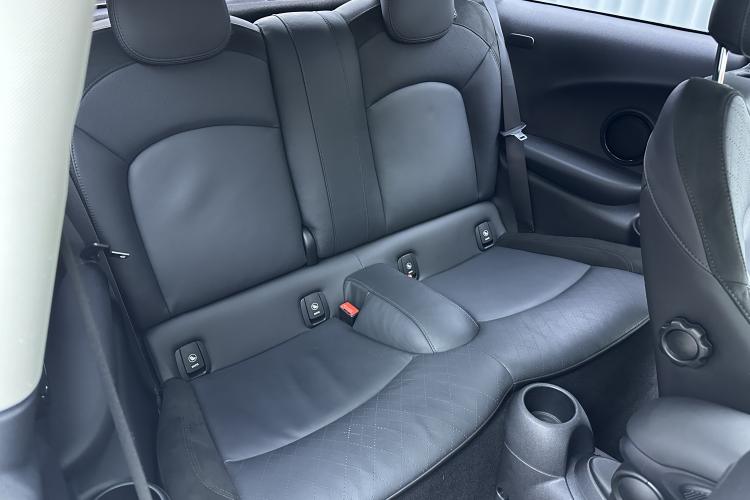 Used MINI 2019 2.0T COOPER S Classic Edition Interior 2