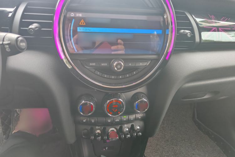 Used MINI 2019 1.5T COOPER Racing Driver Interior 2