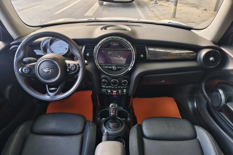 Used MINI 2019 2.0T COOPER S Classic Edition Interior 2