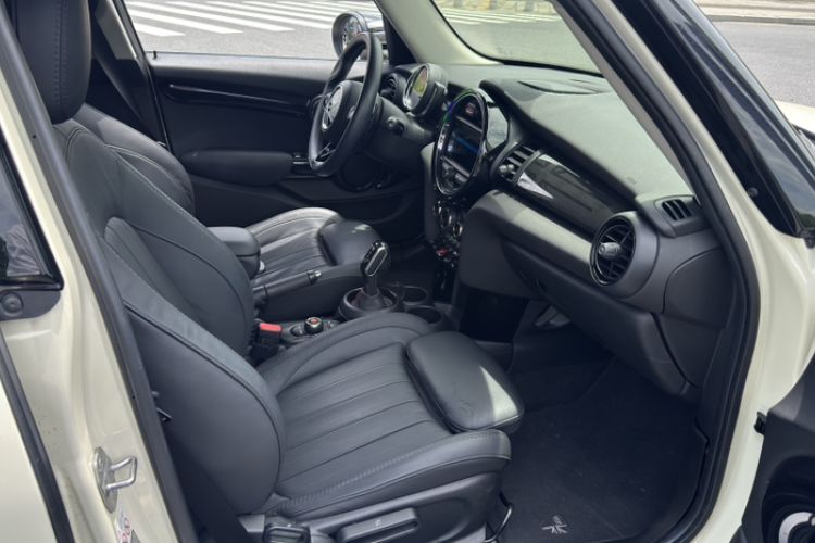 Used MINI 2019 2.0T COOPER S Artist Five-Door Edition Interior 3