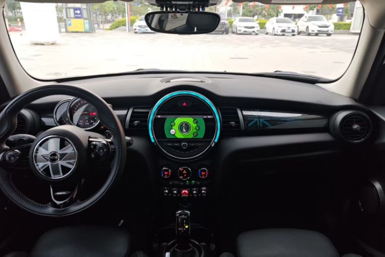 Used MINI 2019 2.0T COOPER S Artist Five-Door Edition Interior 3