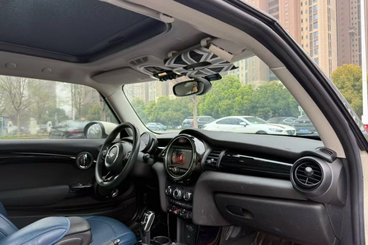 Used MINI 2019 1.5T ONE PLUS Interior 3