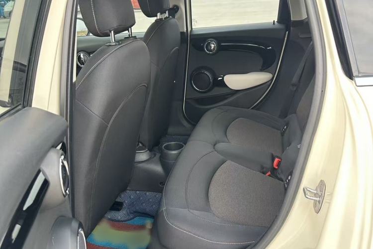 Used MINI 2019 1.5T ONE PLUS Five-Door Edition Interior 4