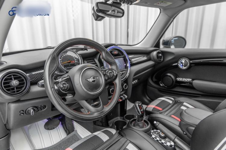 Used MINI 2019 2.0T COOPER S Classic Edition Interior 6