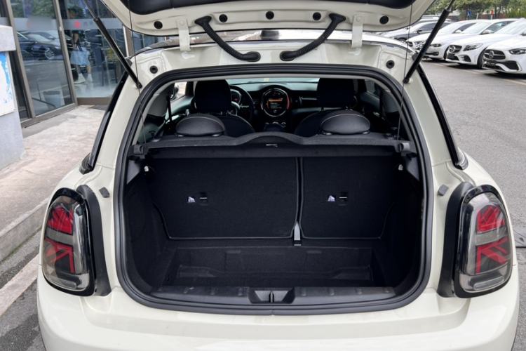 Used MINI 2019 1.5T ONE PLUS Interior 6