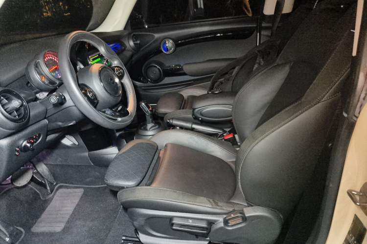 Used MINI 2019 1.5T COOPER Artist Left Front Seat