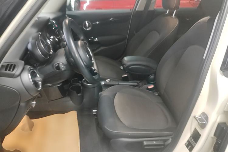 Used MINI 2019 1.5T ONE PLUS Five-Door Edition Left Front Seat