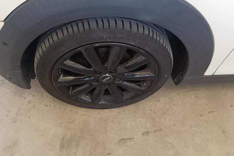 Used MINI 2019 1.5T COOPER Artist Five-Door Edition Left Front Wheel Hub