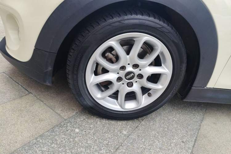 Used MINI 2019 1.5T ONE Left Front Wheel Hub