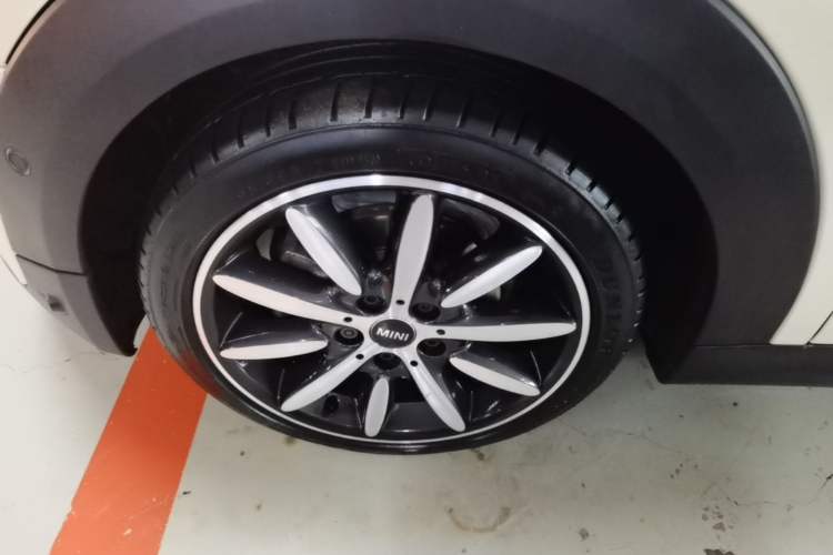 Used MINI 2019 1.5T COOPER CABRIO Artist Left Front Wheel Hub