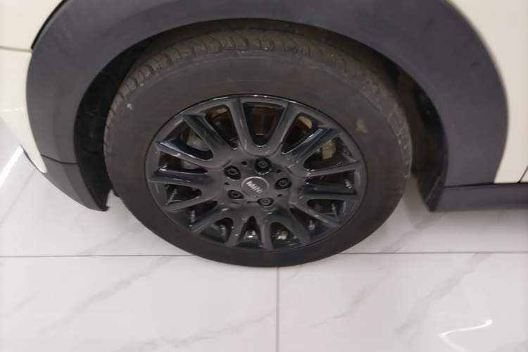 Used MINI 2019 1.5T ONE PLUS Five-Door Edition Left Front Wheel Hub