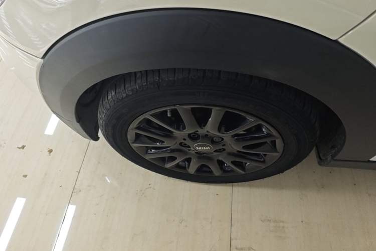 Used MINI 2019 1.5T ONE PLUS Five-Door Edition Left Front Wheel Hub