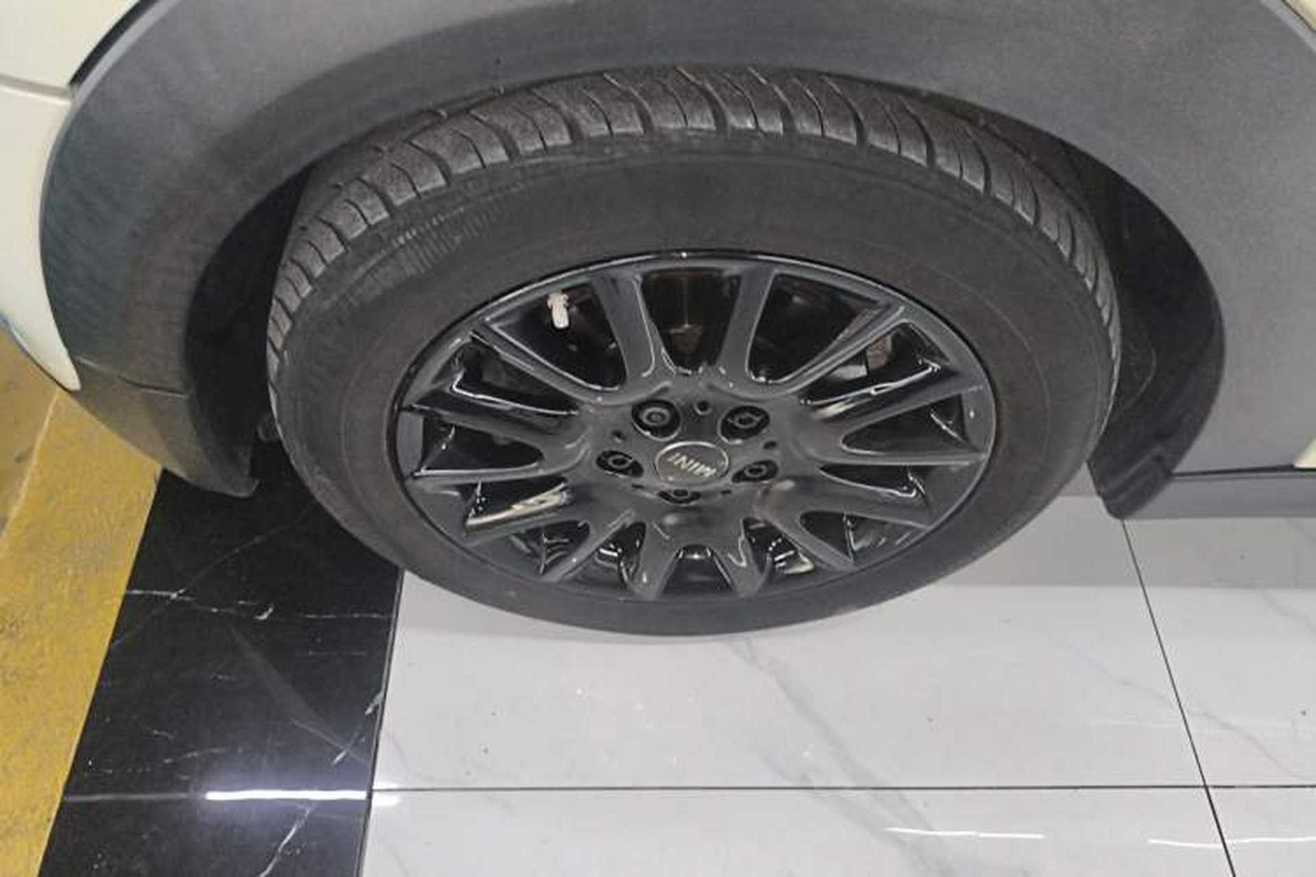 Used MINI 2019 1.5T ONE PLUS Five-Door Edition Left Front Wheel Hub