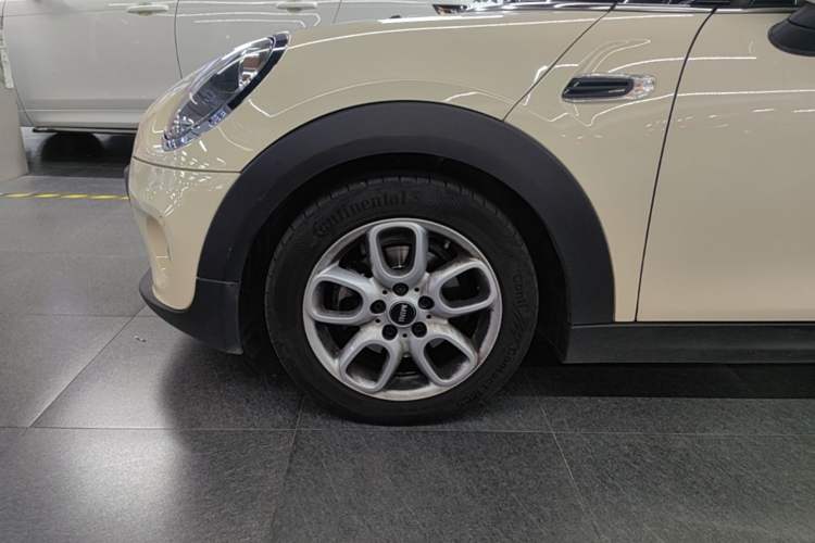 Used MINI 2019 1.5T ONE Five-Door Edition Left Front Wheel Hub