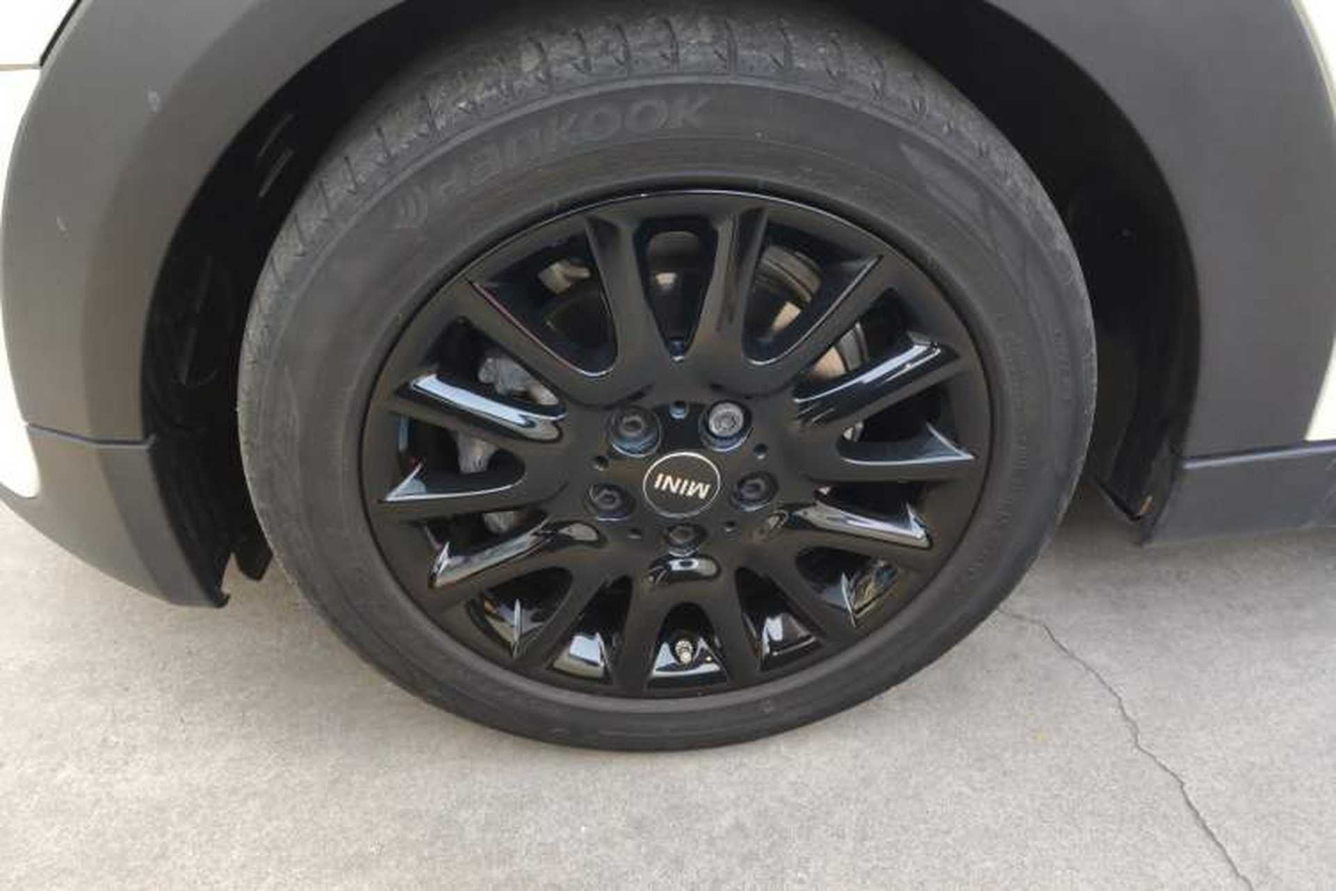 Used MINI 2019 1.5T ONE PLUS Five-Door Edition Left Front Wheel Hub